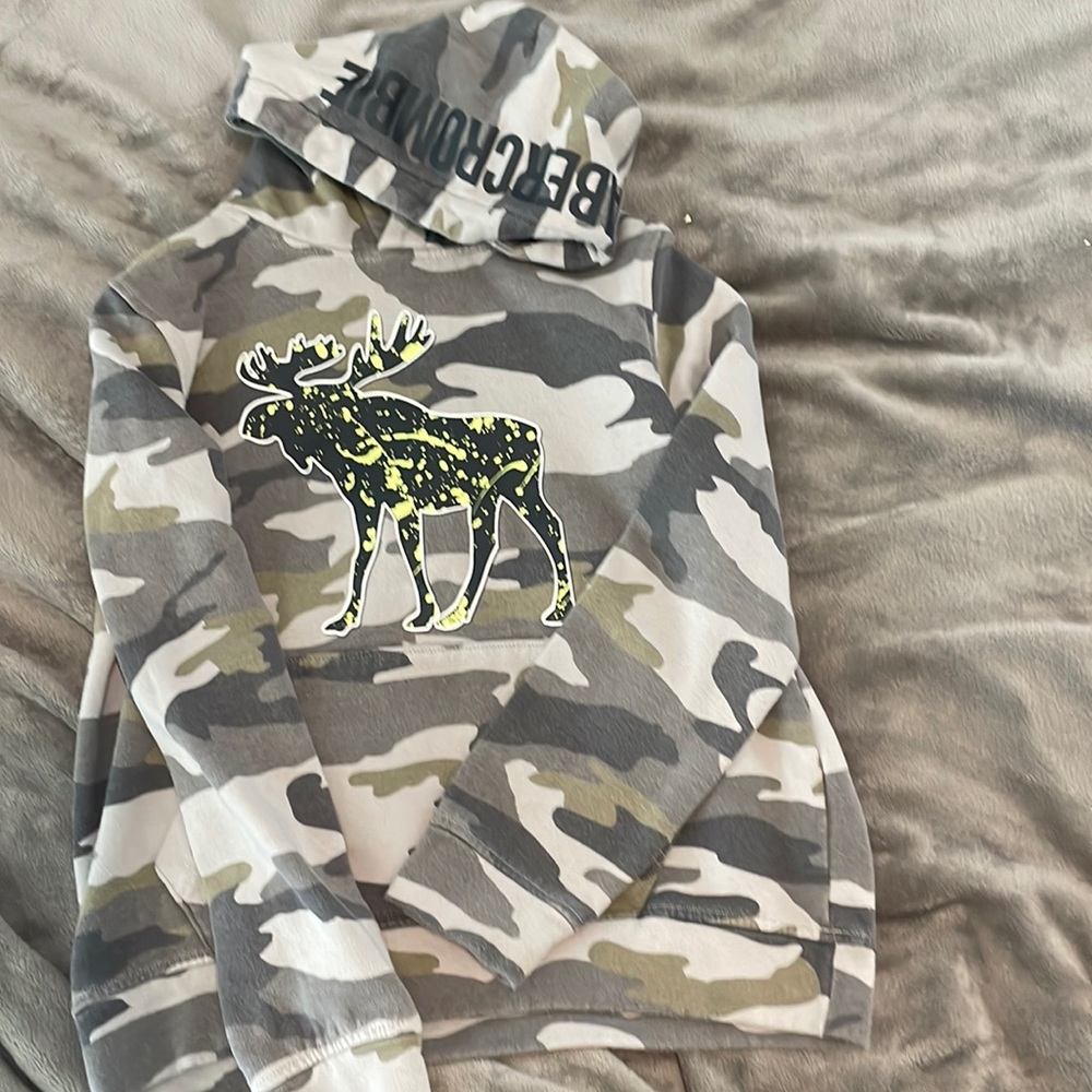 Abercrombie & Fitch Camo Hoodie Unisex kids 13-14 Logo Preppy Sporty Moose